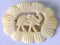 Bijoux · Broches EN Divers Matieres