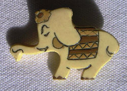 Bijoux · Broches EN Divers Matieres
