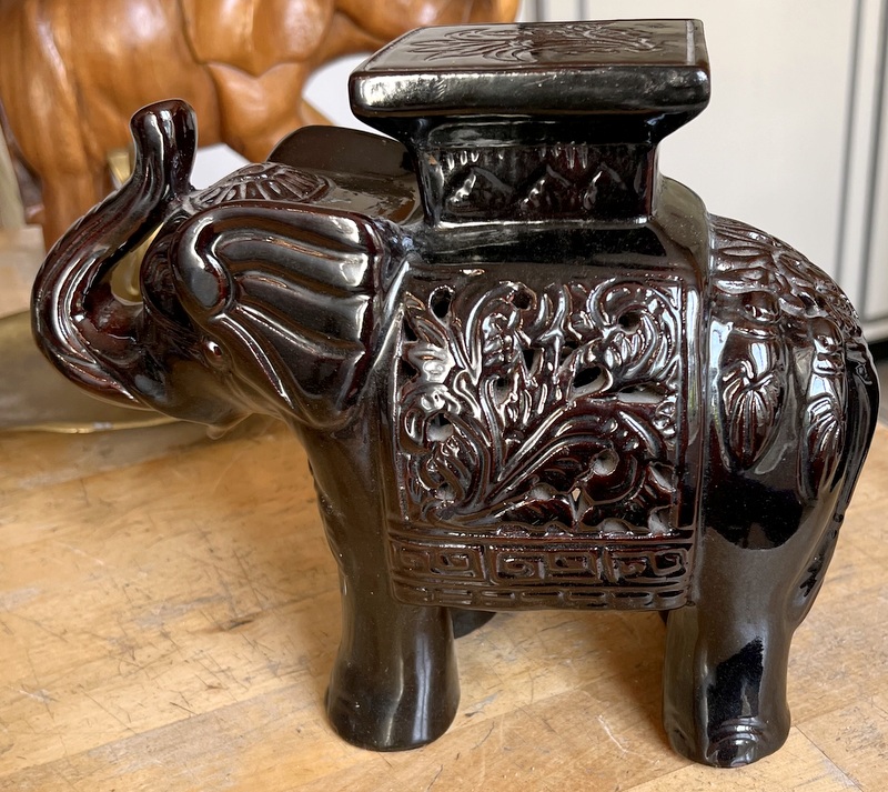 Diverses matières · Plâtre peint couleur argent - grande taille