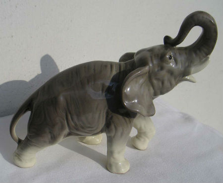Diverses matières · Elephants EN Porcelaine - Ceramique